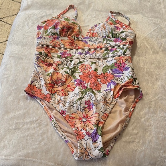 BNWT Floral One-Piece Swimsuit by Kona Sol .. No Longer Sold in Stores - Picture 1 of 9